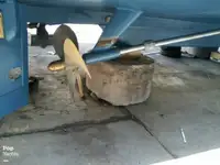 Trallers pārdod
