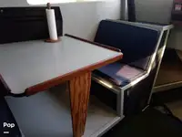 Niršanas atbalsta kuģis pārdod