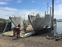 Desanta kuģis, tankkuģis pārdod