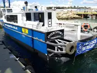 Katamarāns pārdošanā