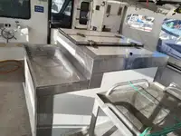 Trallers pārdod