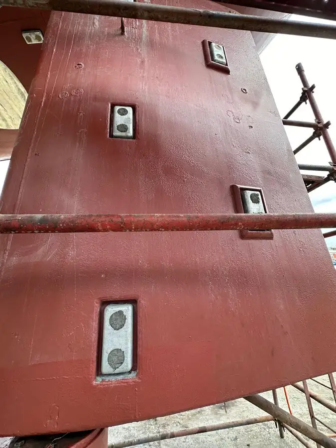 Trallers pārdod