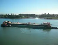 Naftas / Ķīmisko vielu tankkuģis pārdod