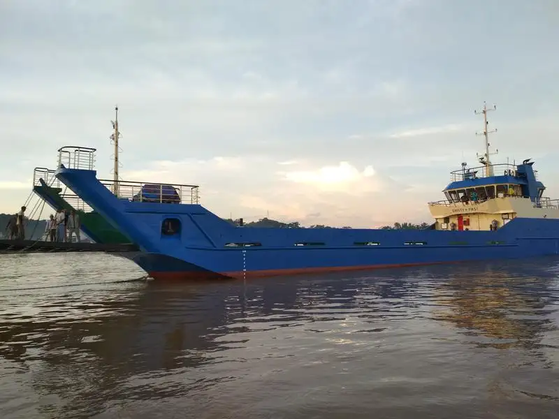 Desanta kuģis, tankkuģis pārdod