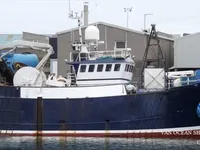 Trallers pārdod