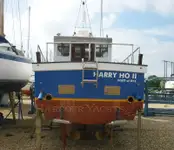 Trallers pārdod