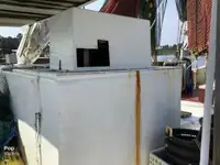 Trallers pārdod