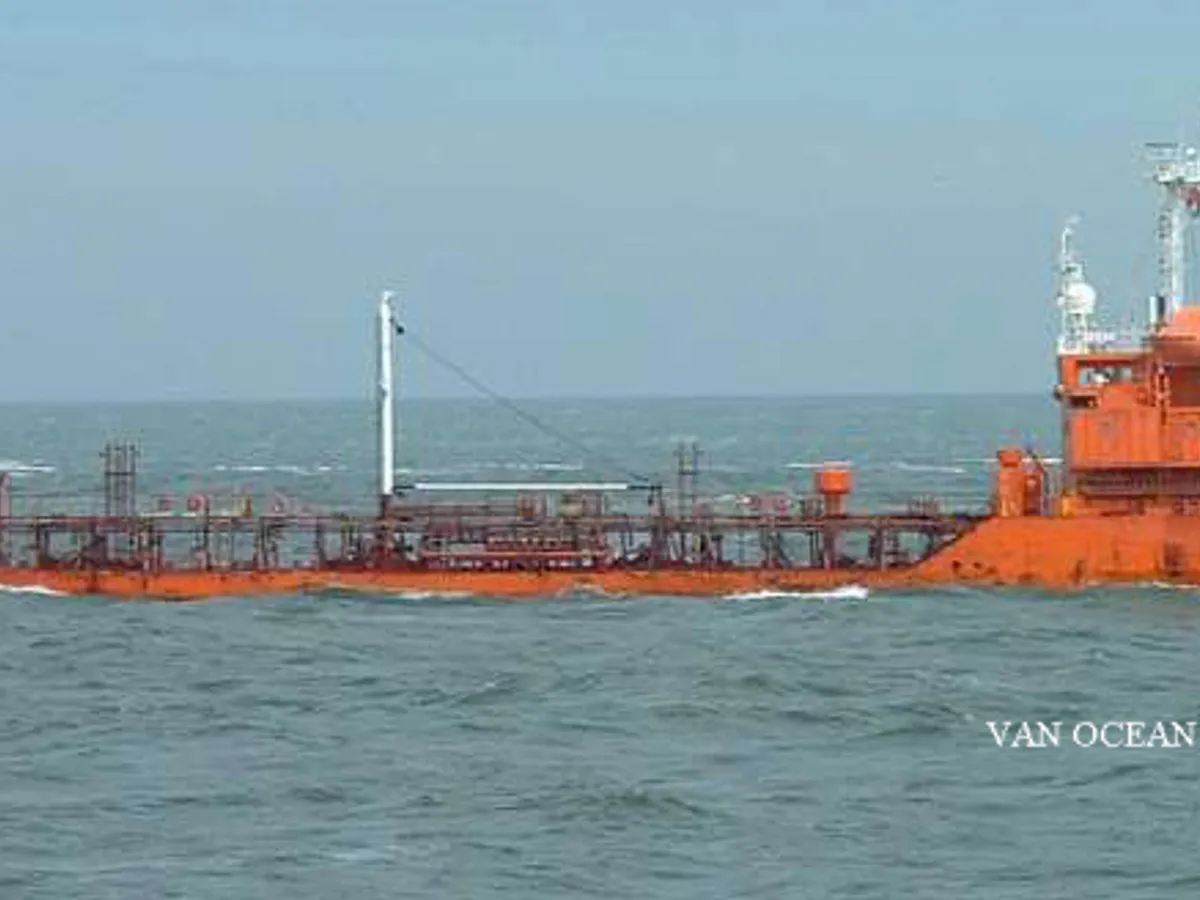 Naftas / Ķīmisko vielu tankkuģis pārdod