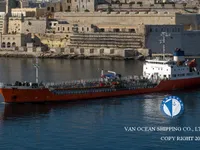 Naftas / Ķīmisko vielu tankkuģis pārdod