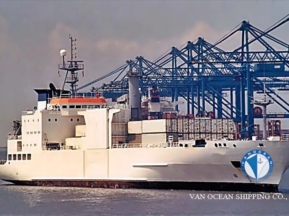 Reefer kuģis pārdod