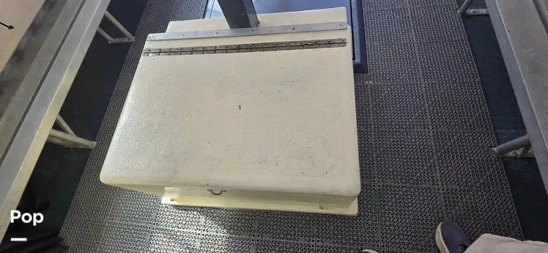 Niršanas atbalsta kuģis pārdod