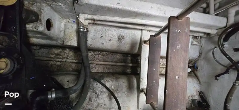 Niršanas atbalsta kuģis pārdod