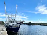 Trallers pārdod