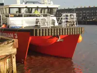 Katamarāns pārdošanā