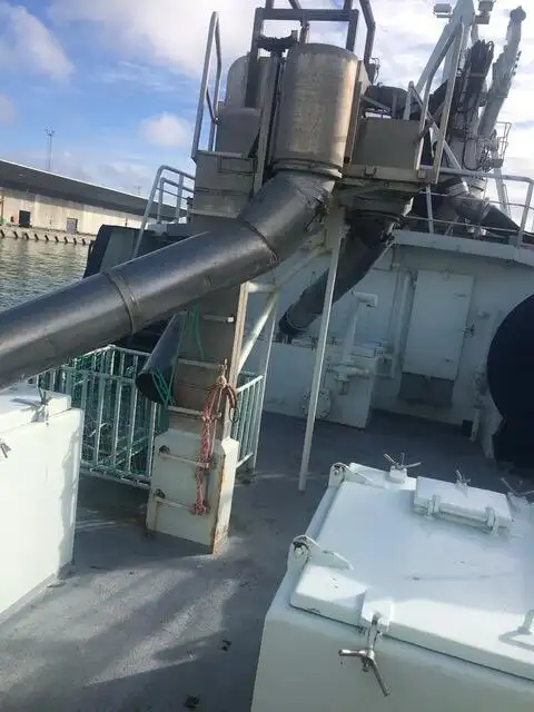 Trallers pārdod