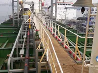 Naftas / Ķīmisko vielu tankkuģis pārdod