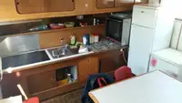 Apkalpes kuģis pārdod