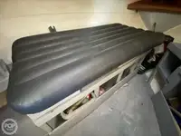 Trallers pārdod