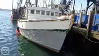 Trallers pārdod