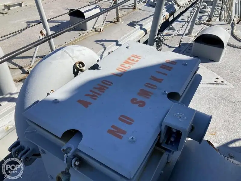 Desanta kuģis, tankkuģis pārdod