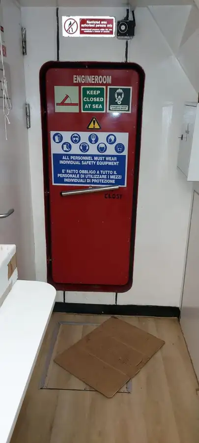 Apkalpes kuģis pārdod