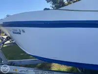 Trallers pārdod