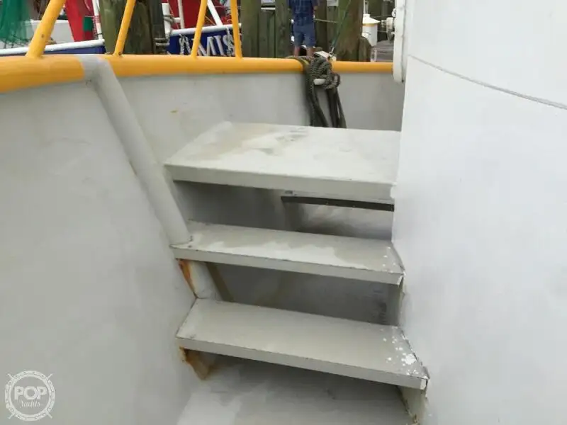 Trallers pārdod
