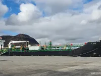 Naftas / Ķīmisko vielu tankkuģis pārdod