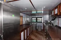 Niršanas atbalsta kuģis pārdod