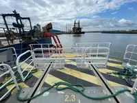 Konteinerkuģis pārdod