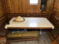 Trallers pārdod