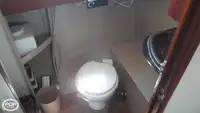 Niršanas atbalsta kuģis pārdod