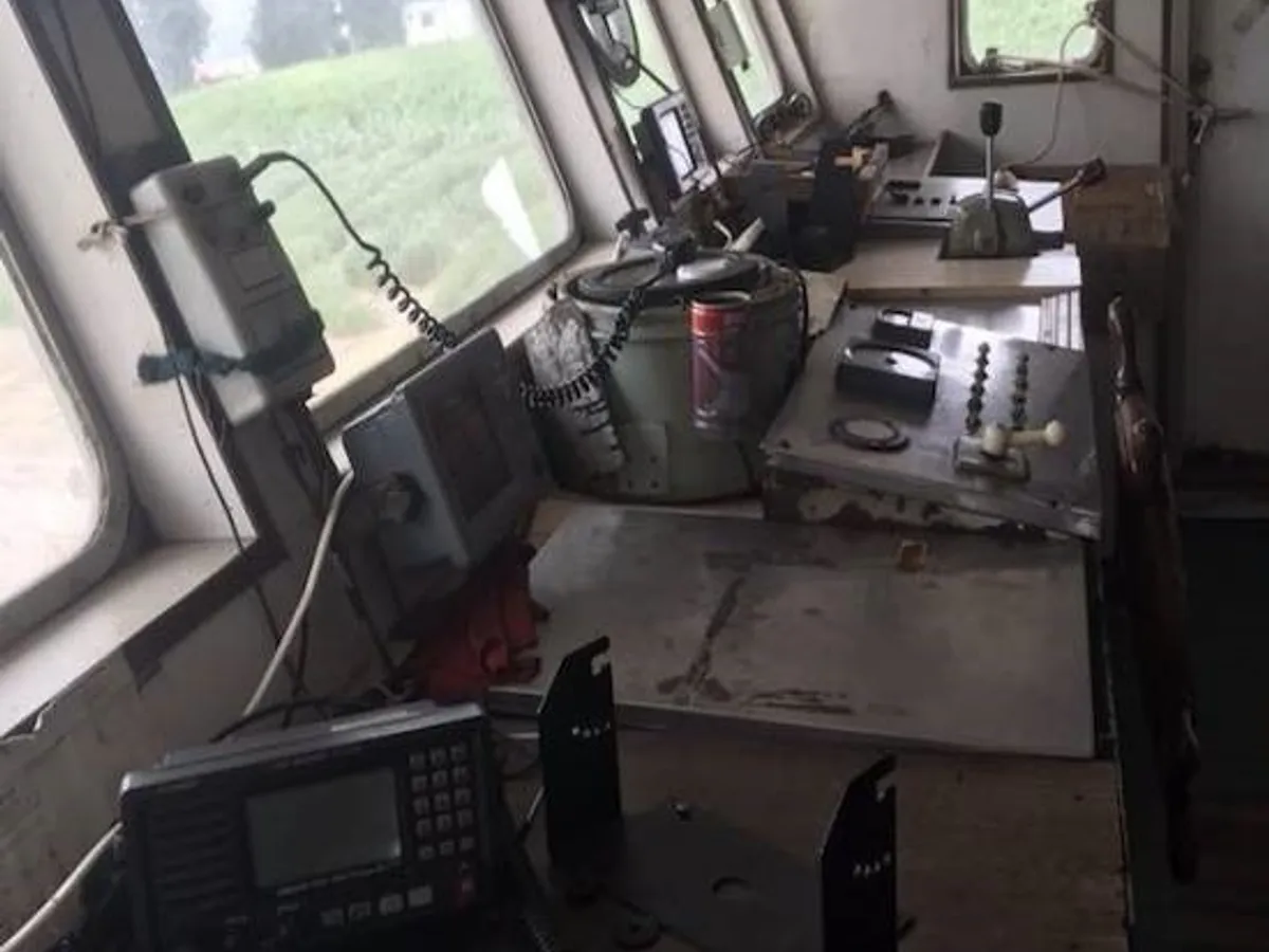 Naftas / Ķīmisko vielu tankkuģis pārdod