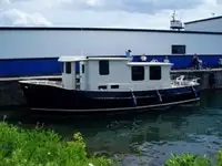 Trallers pārdod