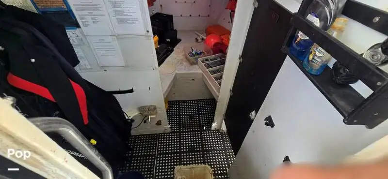 Niršanas atbalsta kuģis pārdod