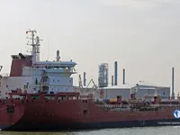 Naftas / Ķīmisko vielu tankkuģis pārdod