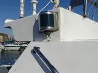 Trallers pārdod
