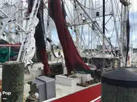 Trallers pārdod