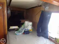 Trallers pārdod