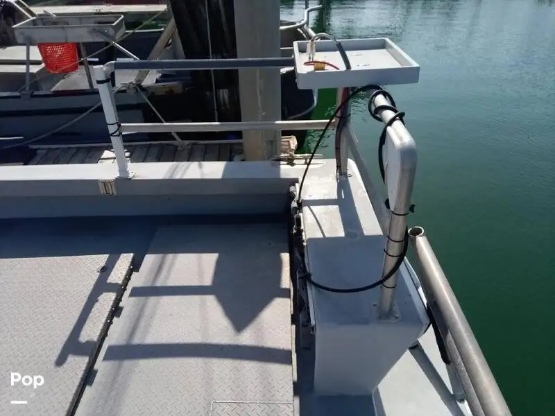 Niršanas atbalsta kuģis pārdod