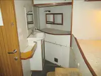 Garā līnija zvejas kuģis pārdod