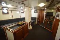Trallers pārdod