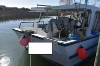 Garā līnija zvejas kuģis pārdod