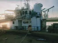 Desanta kuģis, tankkuģis pārdod