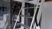 Niršanas atbalsta kuģis pārdod