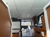 Trallers pārdod