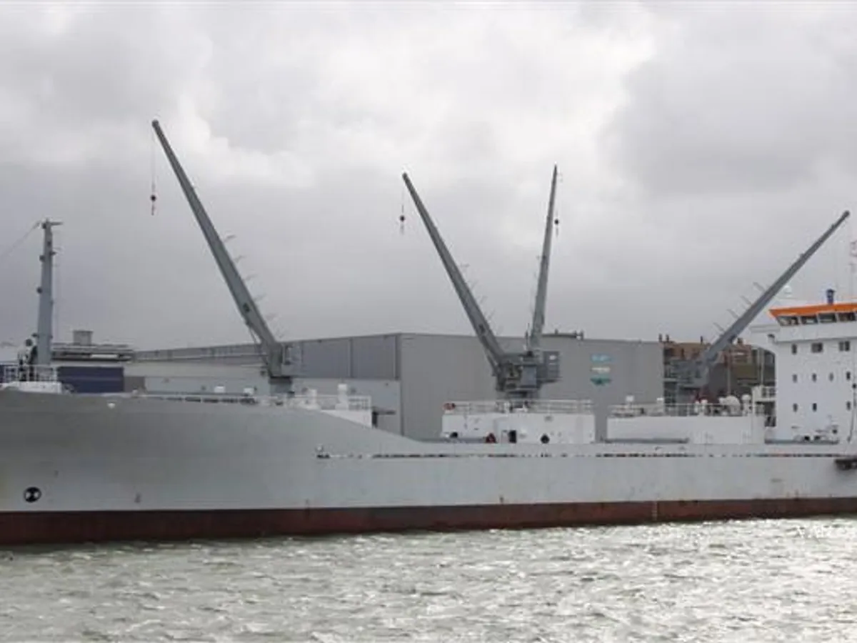Reefer kuģis pārdod