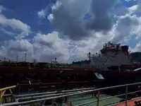 Naftas / Ķīmisko vielu tankkuģis pārdod