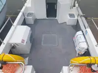 Trallers pārdod