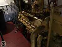Trallers pārdod